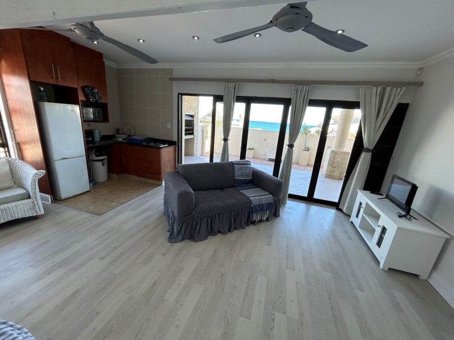 9 Bedroom Property for Sale in Wavecrest Eastern Cape